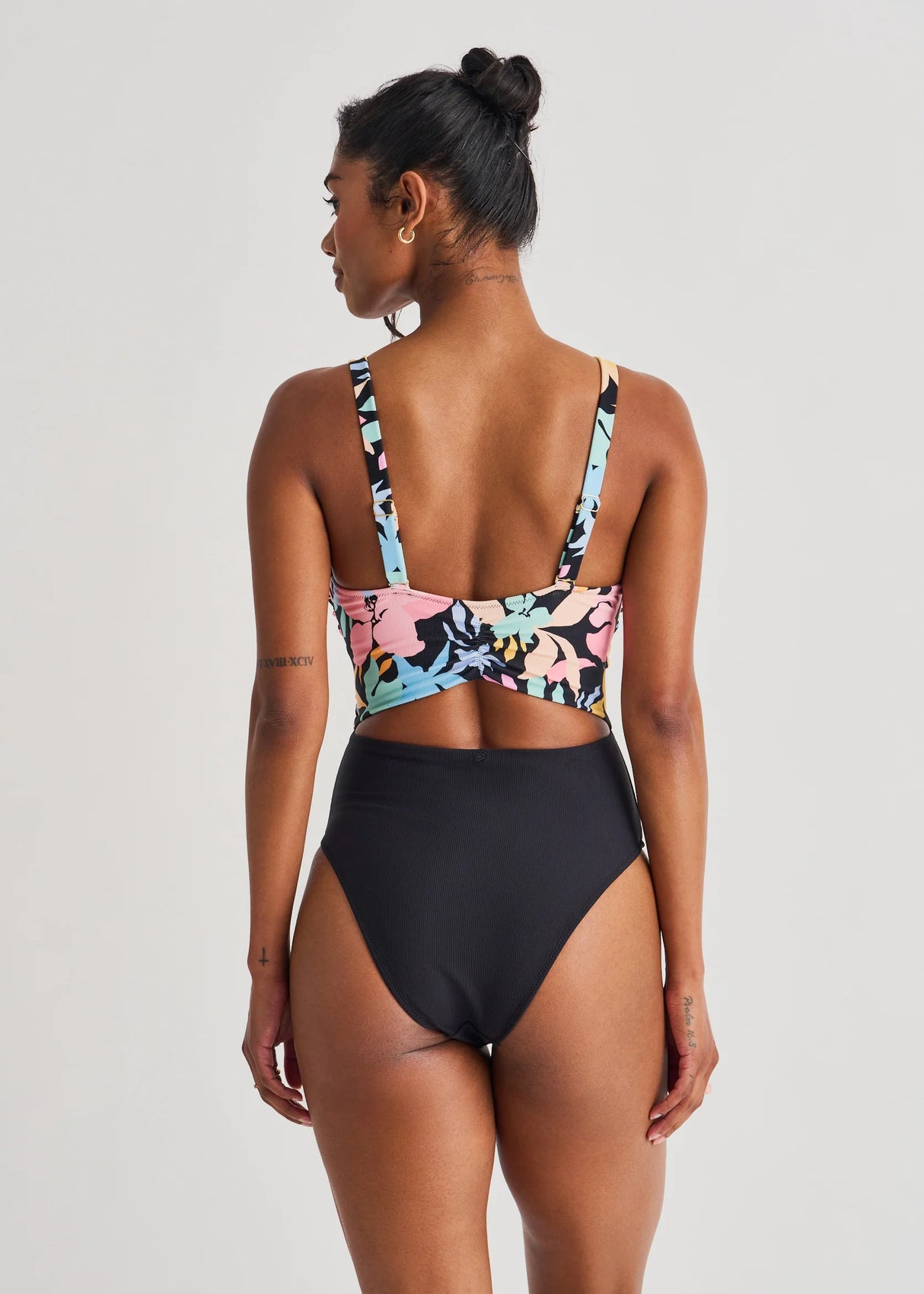 One piece high leg wrap