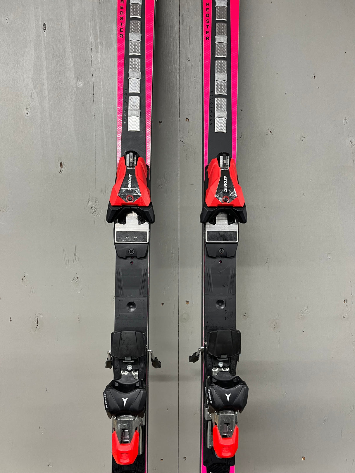 Redster G9 FIS RVSK M Red 193 Demo + Icon 16