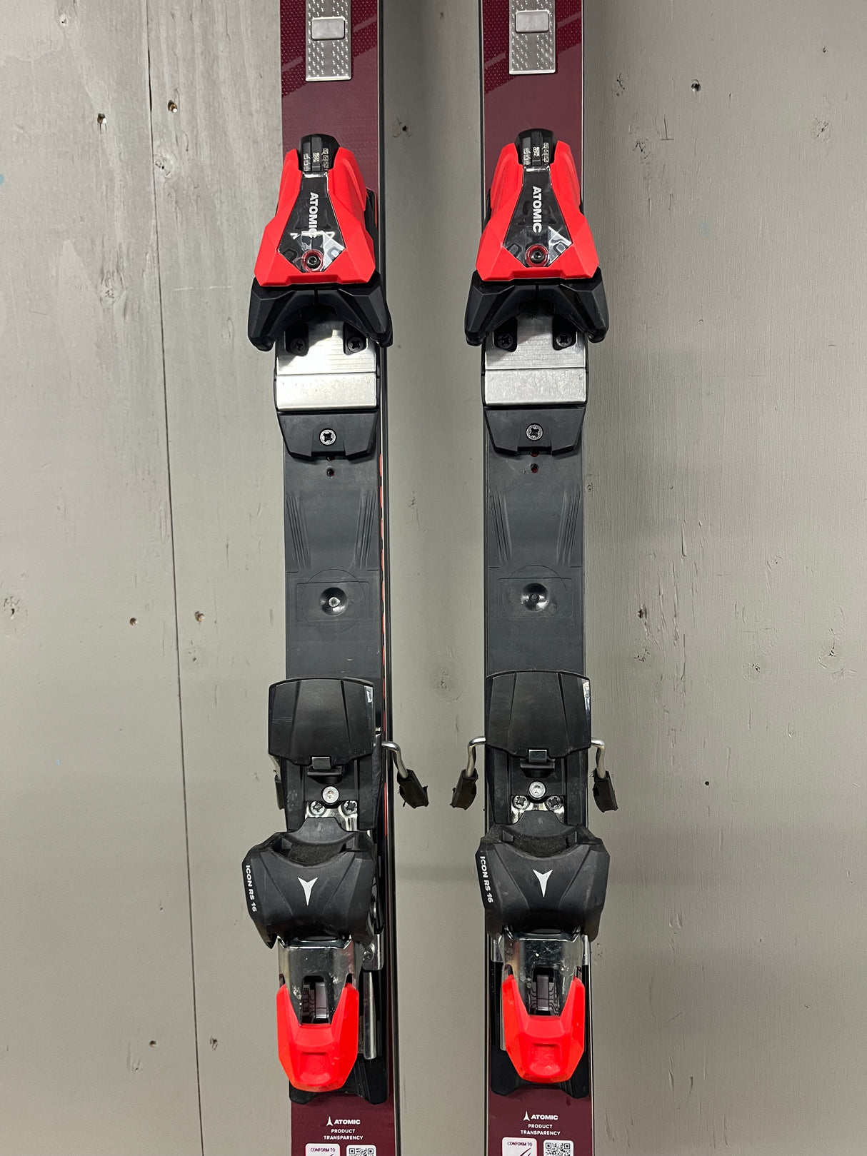 Redster G9 FIS RVSK M Red demo + Icon RS 16