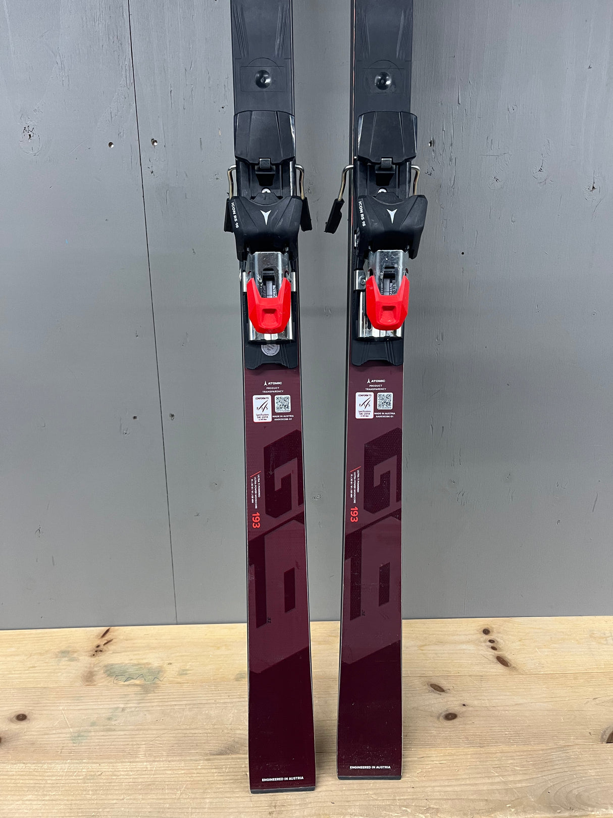 Redster G9 FIS RVSK M Red demo + Icon RS 16