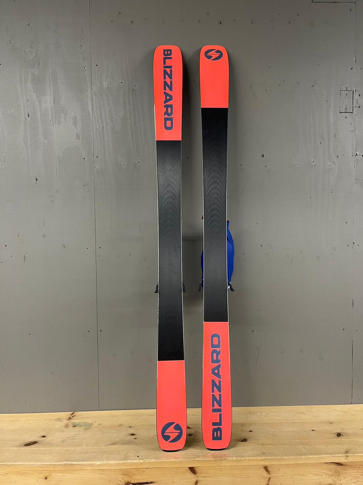 Rustler 9 Demo + Kingpin 10 + Skin