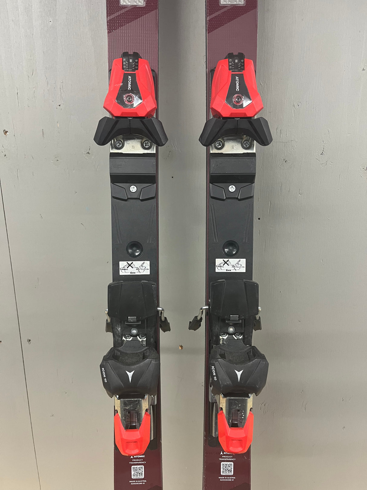 Redster G9 FIS Revoshock S demo + Icon 10