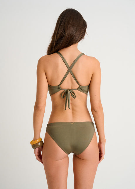 Bas de bikini classique avec côtés froncés