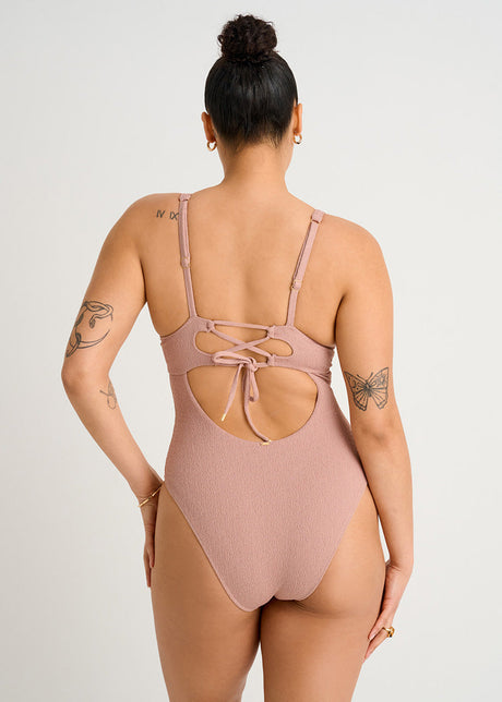 Maillot de bain une pièce texturé à armatures et échancré