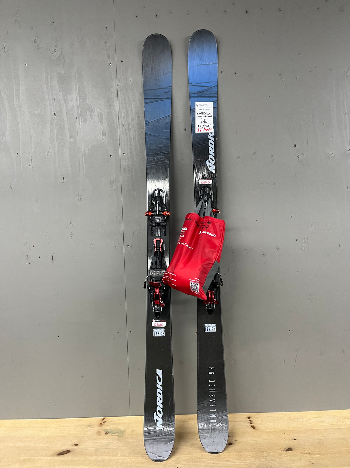 Unleashed 98 Demo + Kingpin 10 + Peau