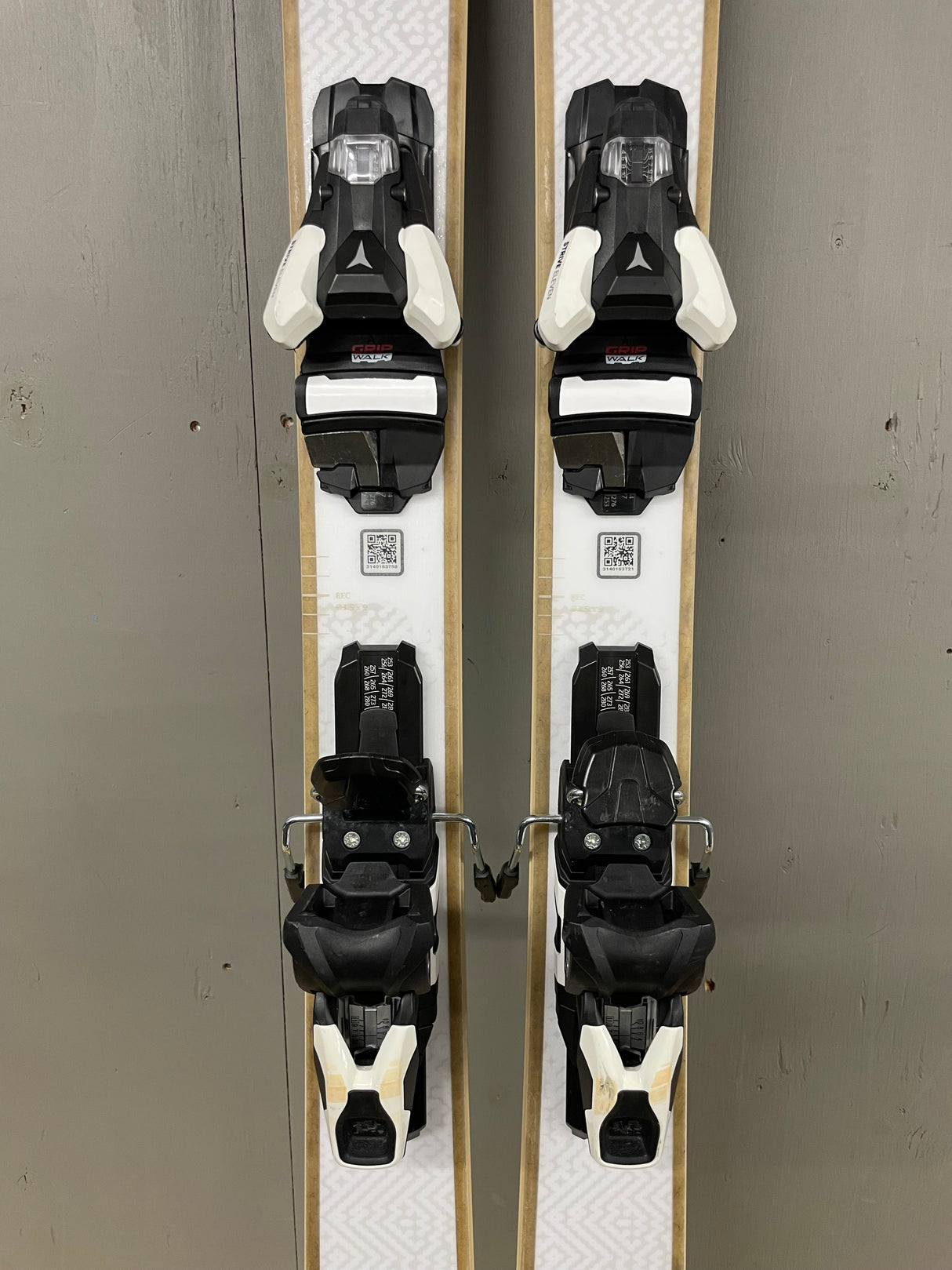 Kore 87 Ti W Démo 156cm + Strive 11