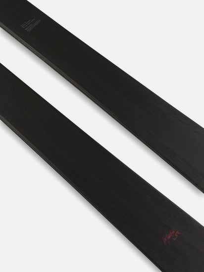 VÖLKL Mantra Jr Skis 2026