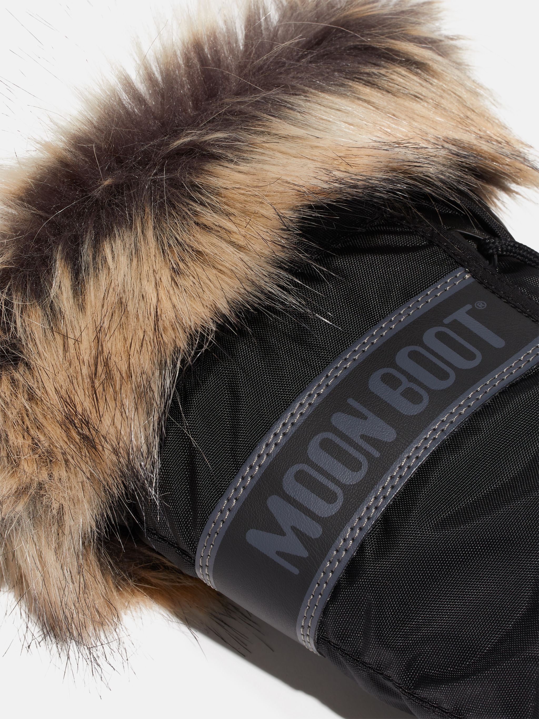 Moon boot monaco wp hotsell